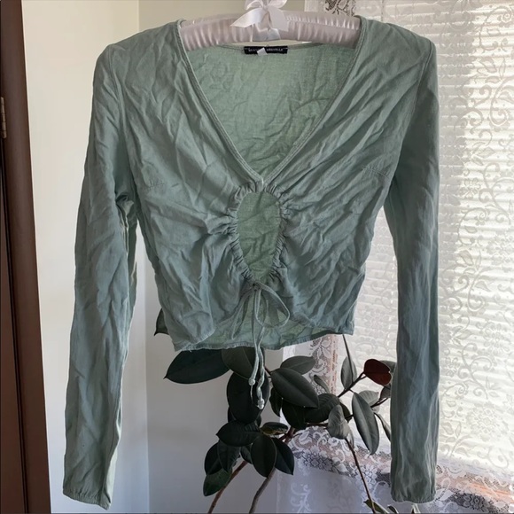 Brandy Melville Cutout Long Sleeve - Picture 1 of 6